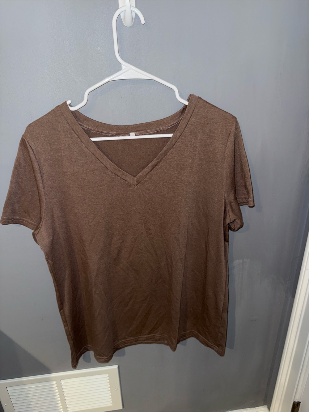 Women’s XL V-Neck T-Shirt Bundle 2 Pack Beige Brown Soft Stretch Basic Tees